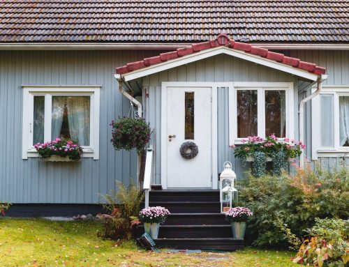 Wood vs. Aluminum Siding: What’s Best for Your Home?